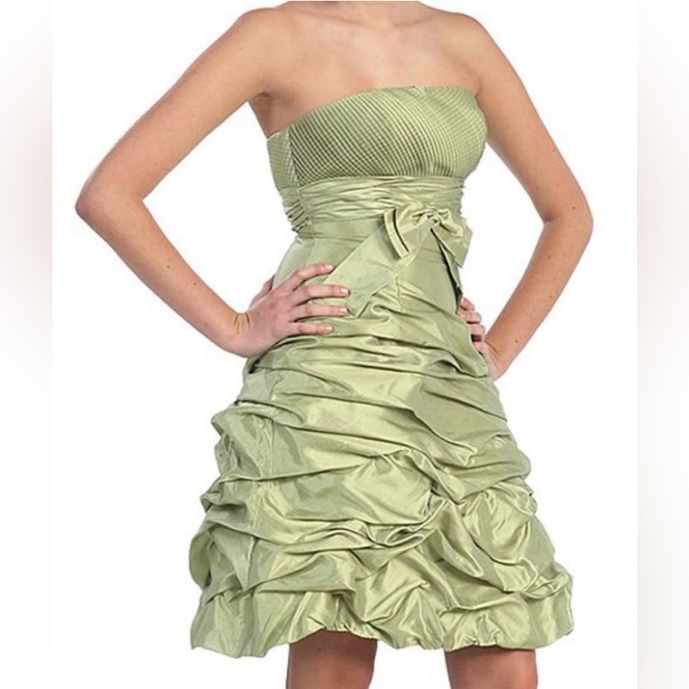 May Queen Green Ruched Puff Tiered Strapless Dress Size 12